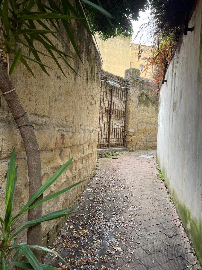 Residenza Chiaia Bed and Breakfast Νάπολη Εξωτερικό φωτογραφία