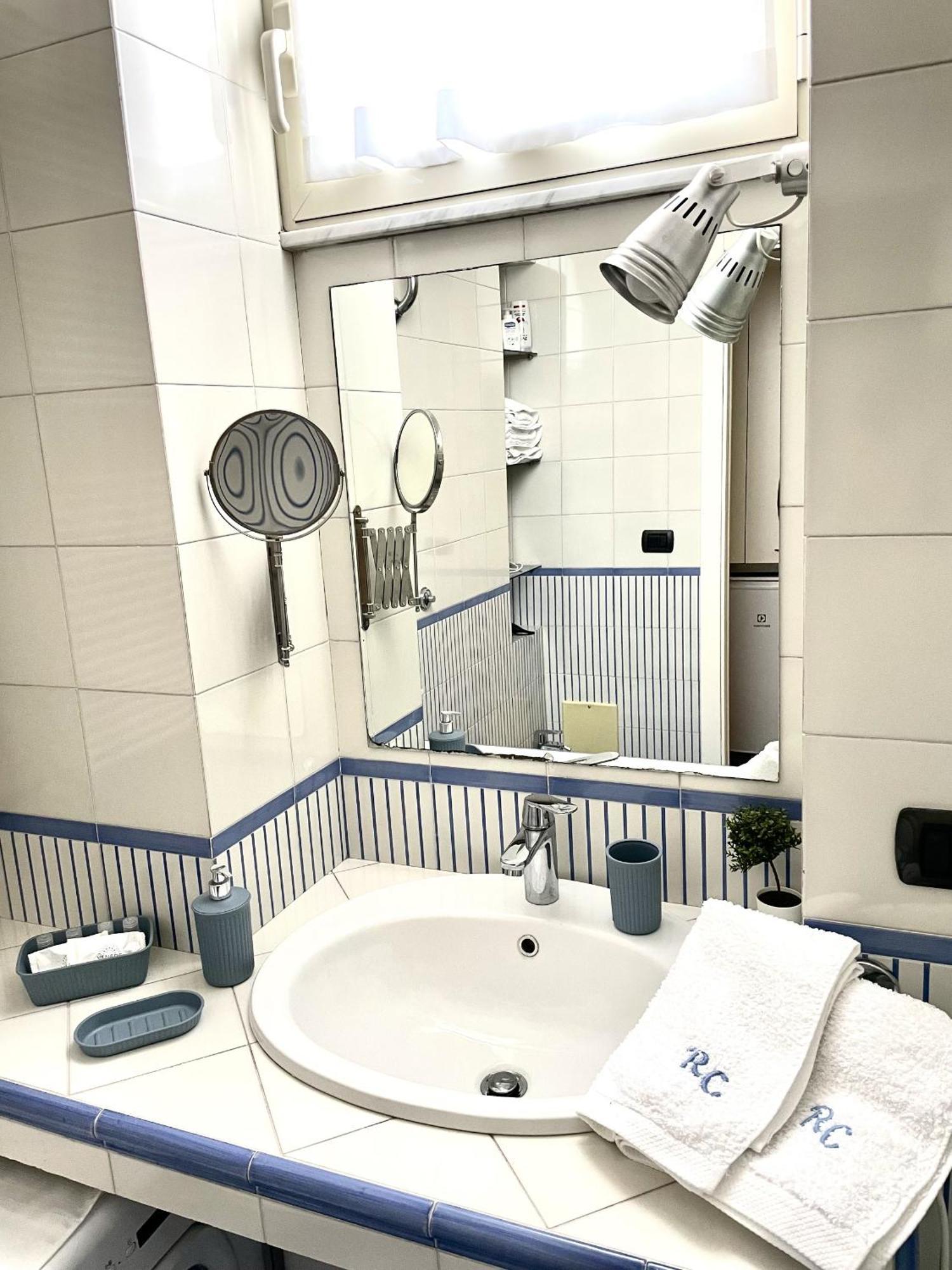 Residenza Chiaia Bed and Breakfast Νάπολη Εξωτερικό φωτογραφία