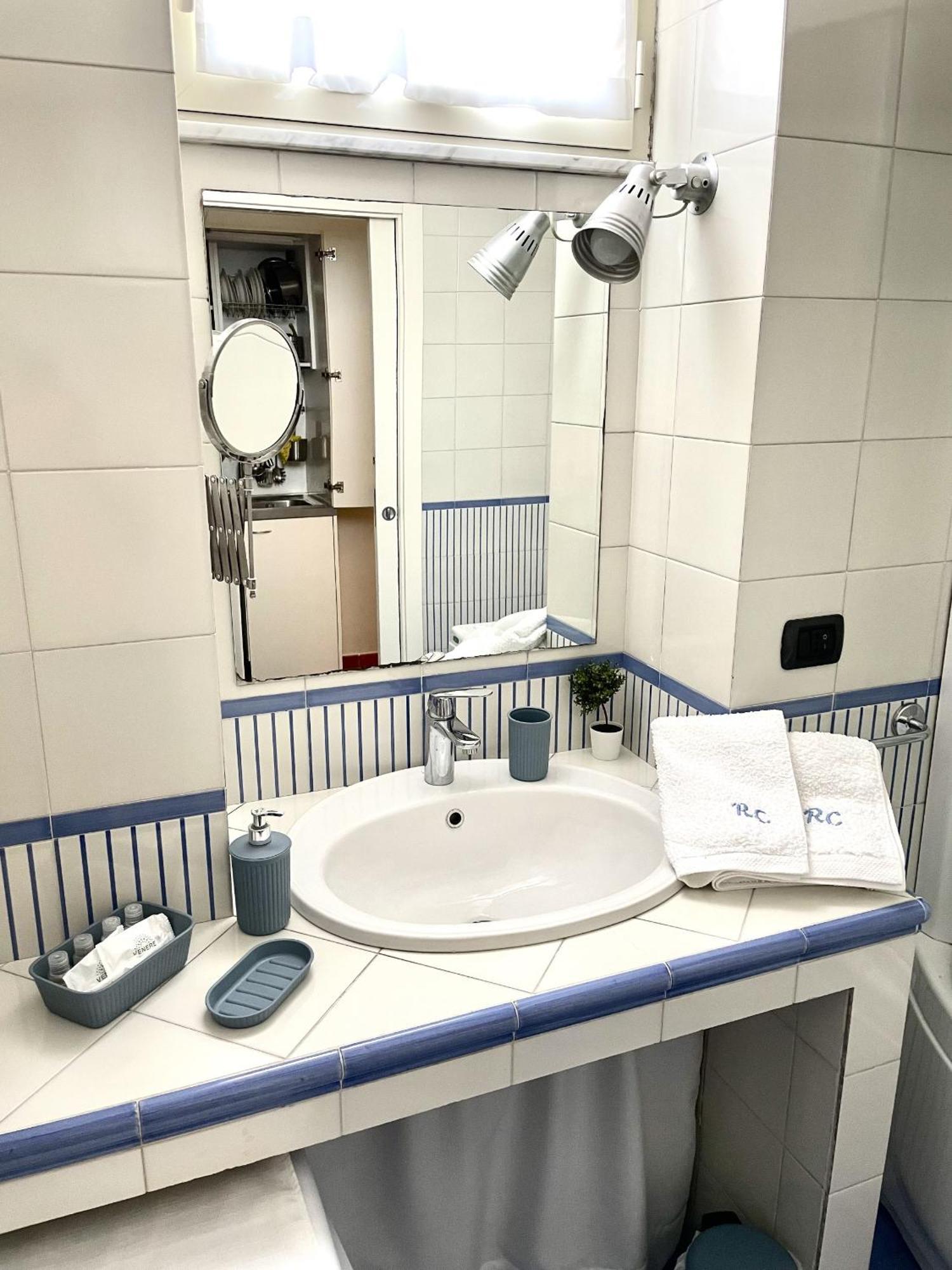 Residenza Chiaia Bed and Breakfast Νάπολη Εξωτερικό φωτογραφία